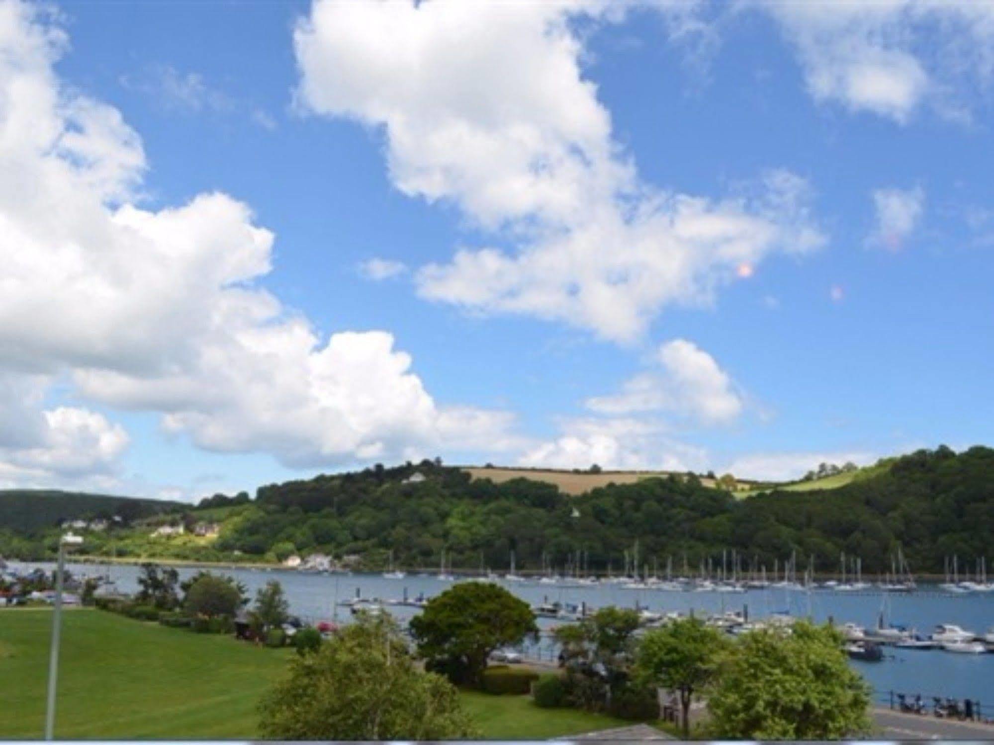 The Ship In Dock Inn Dartmouth Bagian luar foto